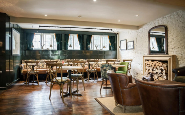 Bear of Rodborough Hotel