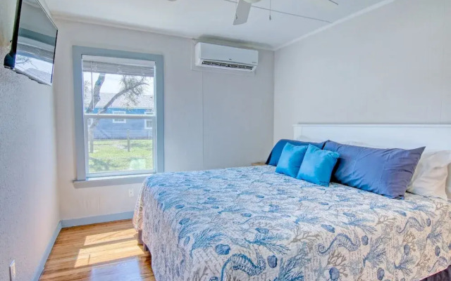 Muizenberg 6031rpb 3 Bedroom Home by RedAwning