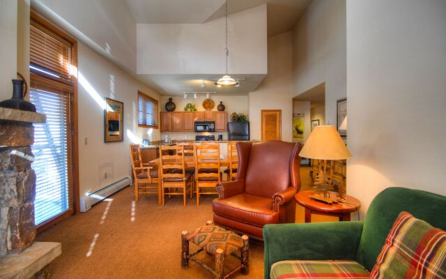 Zephyr Mountain Lodge