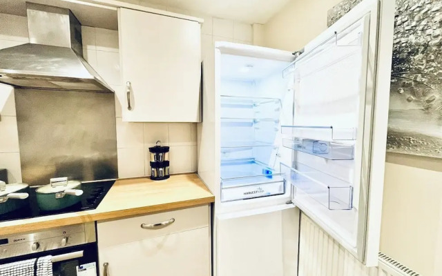 Charming 4 Bedroom Retreat in Canterbury City