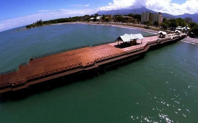 Art-Deco Beach Hotel