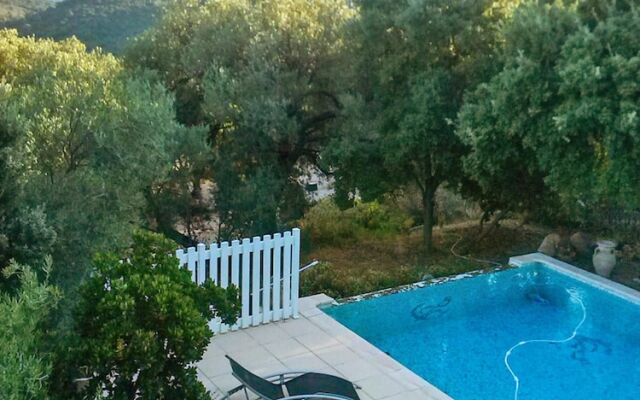 House With 4 Bedrooms in Figari, With Wonderful sea View, Private Pool