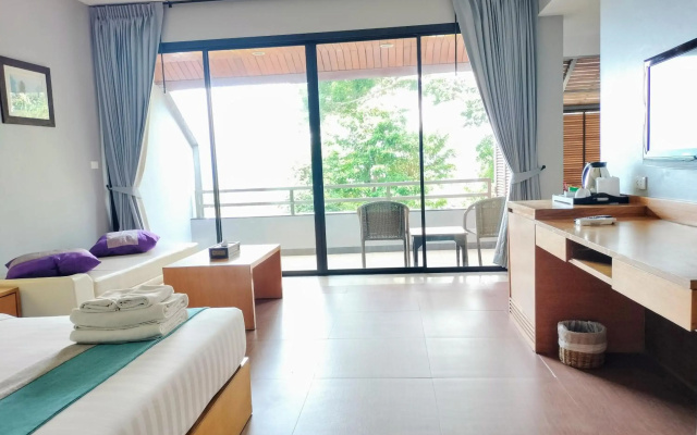 Chang Buri Resort & Koh Chang Hillside