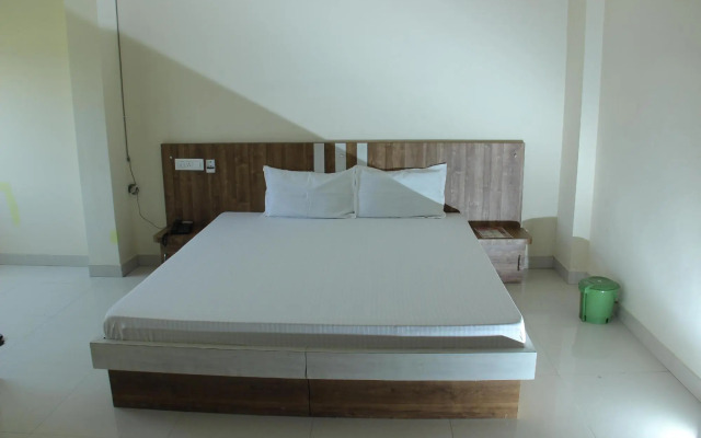 Capital O 82220 Athitya Resort