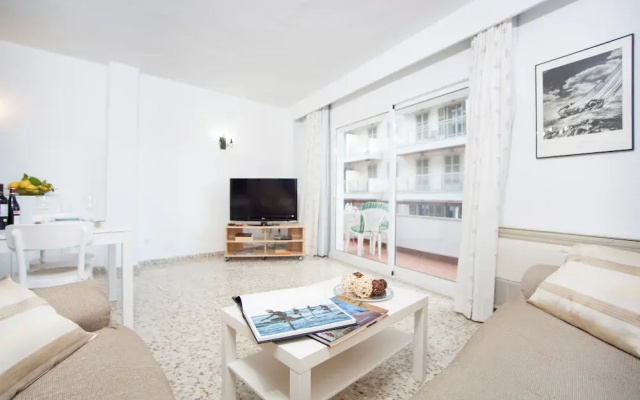 Curling in Alc dia With 3 Bedrooms and 1 Bathrooms - Apartment in Alcudia - Photo 3