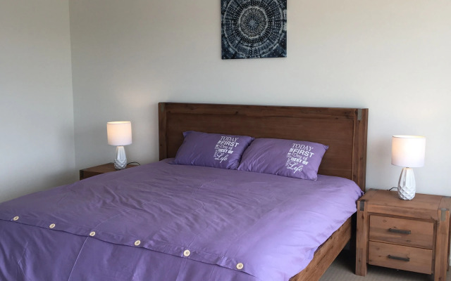 Apple House Upper Point Cook