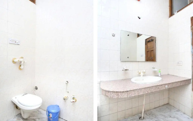 The Corner House By OYO Rooms