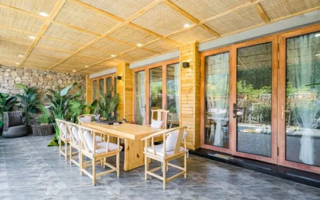 Floral Hotel · Taohua Yingshu Resort Hotel (Tianyunshan Scenic Area)