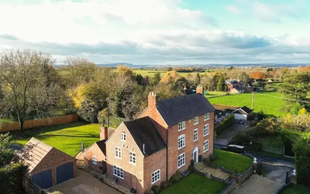 Bank Farm House Stunning House & Gardens