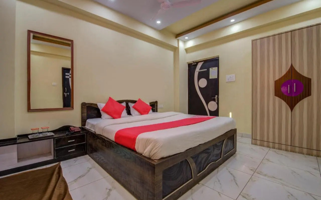OYO 166 Madhuram