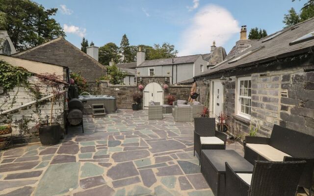 Bryn Derwen Coach House