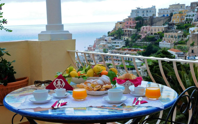 Villa Mary Suites