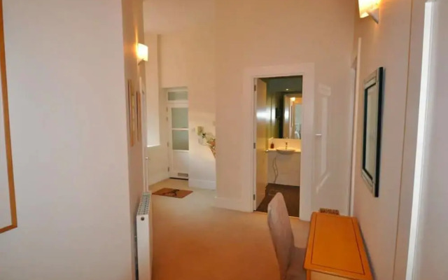 Elegant & Spacious 2 Bedroom Apt