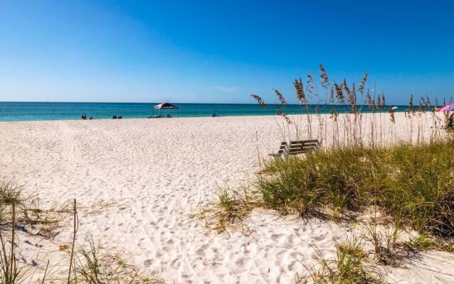 Jukes Beach House by RedAwning
