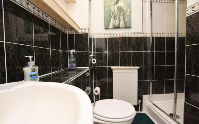Luxury Top Floor 2Bd Apartment Apsley