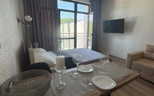 The sea is here on Lvovskaya Street