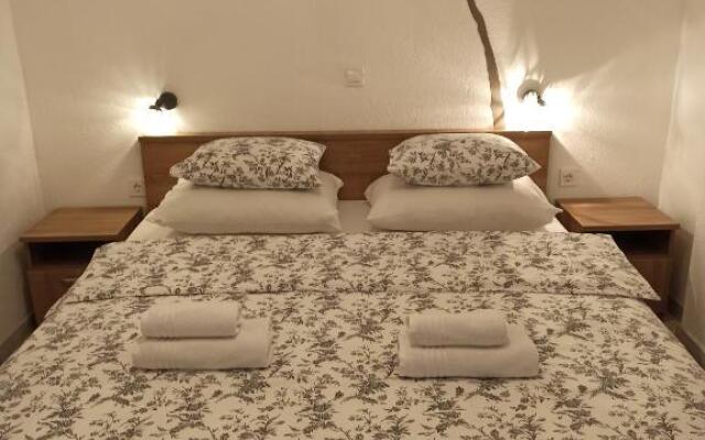 Studio Apartments Una