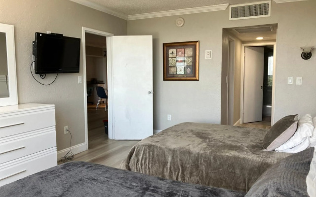 Ocean Manor Beach Hotel