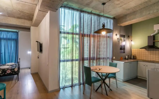 Bright & Stylish Studio In The Heart Of Tbilisi