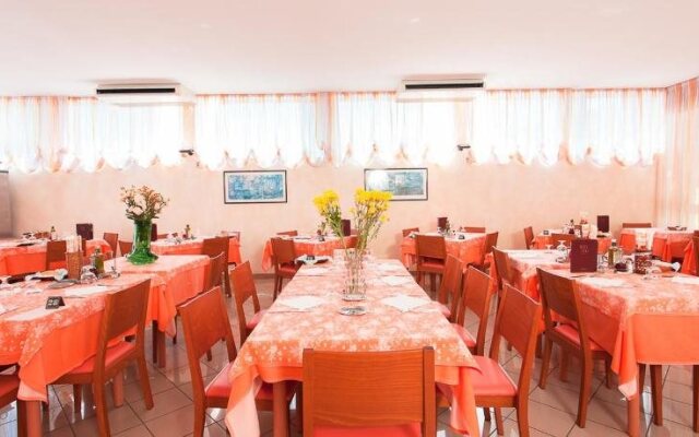 Hotel Joli
