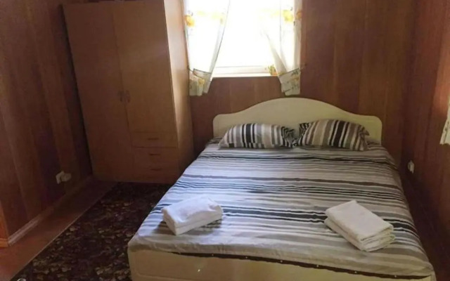 Valensija - Cute Cottage in big Yard