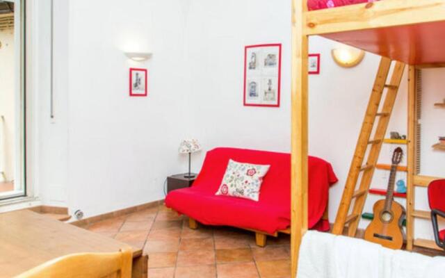 Studio with enclosed garden and wifi at Roma