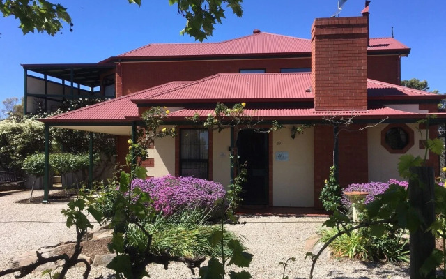 Wine And Roses Bed And Breakfast