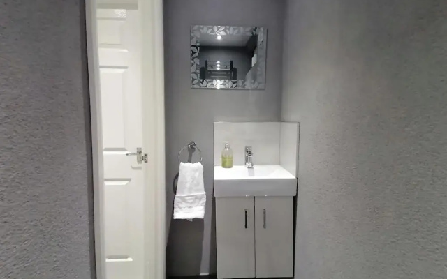 1-bed Apartment Near Coventry Hospital