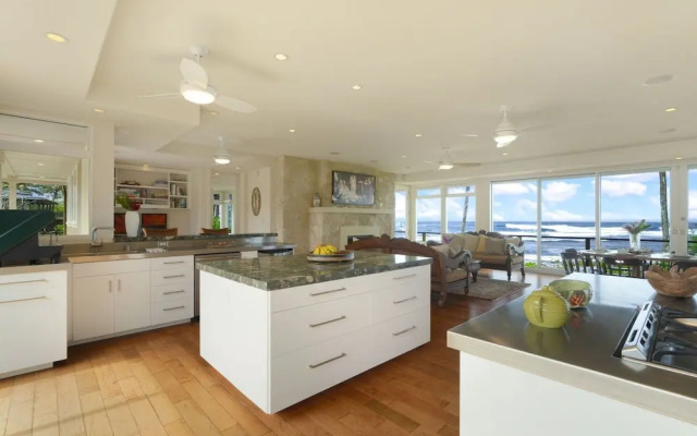 King Hale 4 Bedroom Home by RedAwning