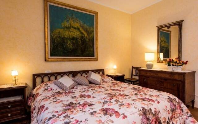 Deluxe Charming Florentine VILLA in the City. PLUS