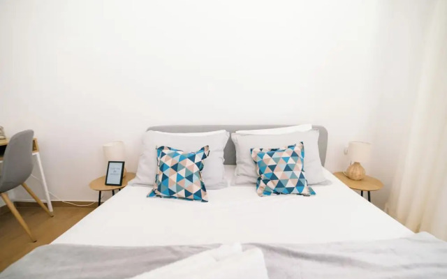 The Rooftop Apartment with Sea view