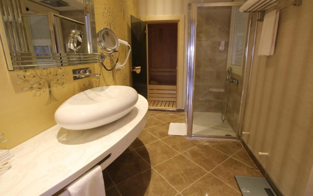 Lale Hotel