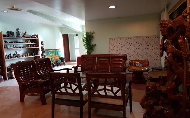 Roger's Place Hotel