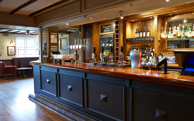Doghouse Abingdon by Chef & Brewer Collection