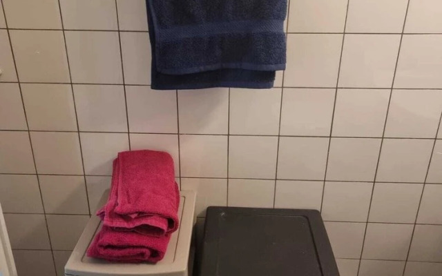 Full 3 Bedroom Flat With Internet and Balcony