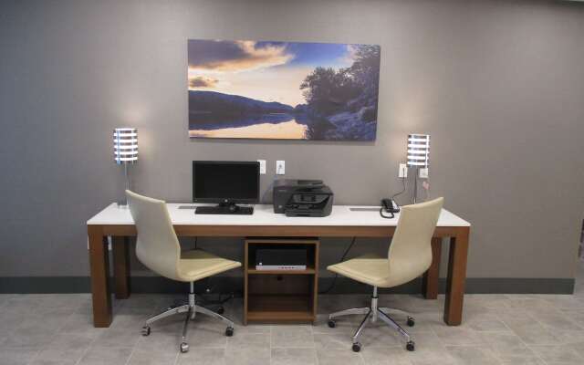 Best Western Plus Isanti