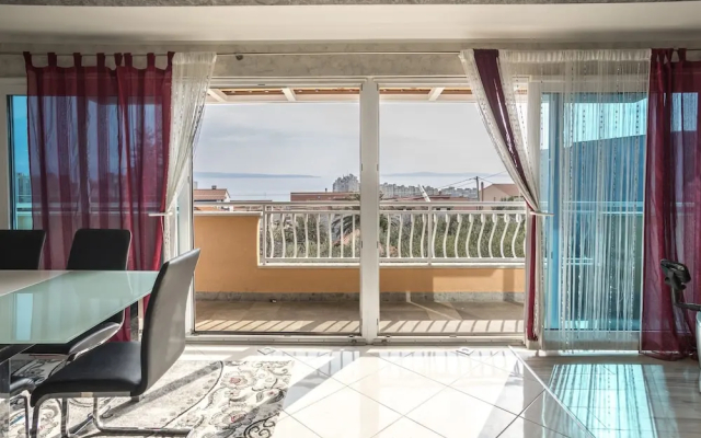Luxury apartment Alduk close to Znjan beach with the sea view