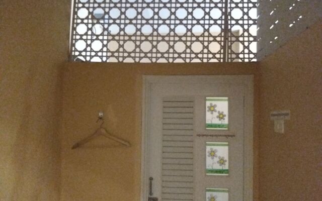 Pratunam Family House