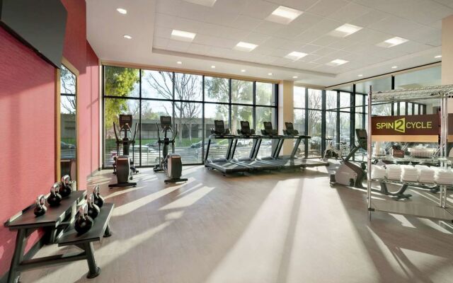 Home2 Suites By Hilton Woodland Hills