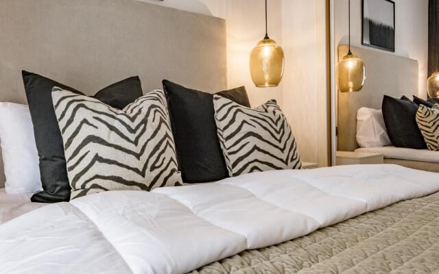 PR - Stunning flat front line beach Puerto Banus