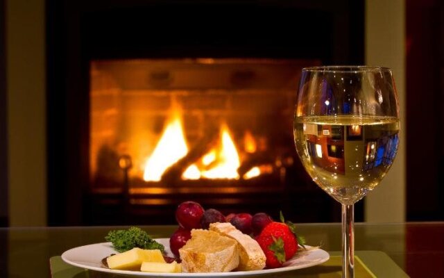 Island Inn at 123 West