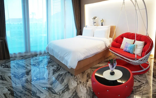 Memoria Pool Villa Family Pension