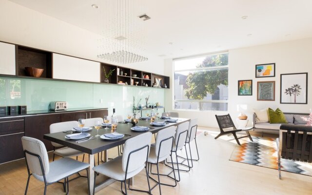 Mila by AvantStay | Modern Apartment in Little Italy w/ Rooftop & Deck