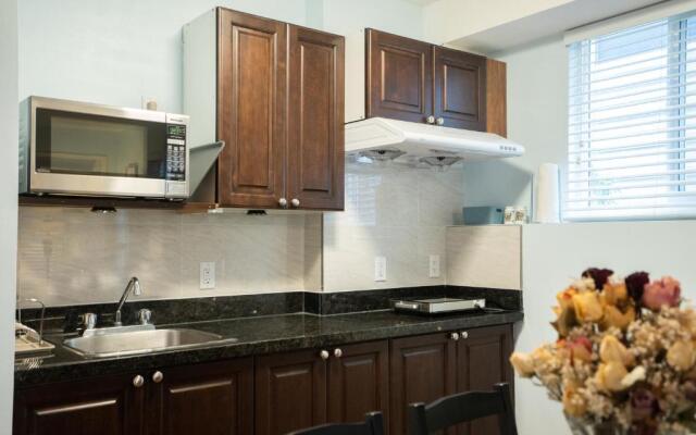Adorable 1-bedroom suit with independent entrance