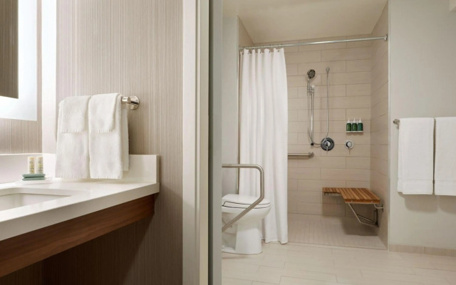 Courtyard by Marriott Downtown Ottawa