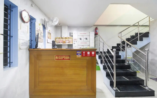 OYO 8053 Banu Residency