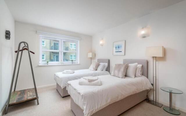 Luxury 1 Bed Apartment Close To Excel & o2