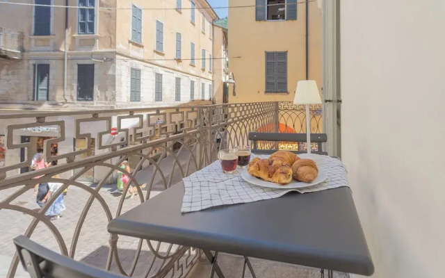 Independence Apartment With Balcony