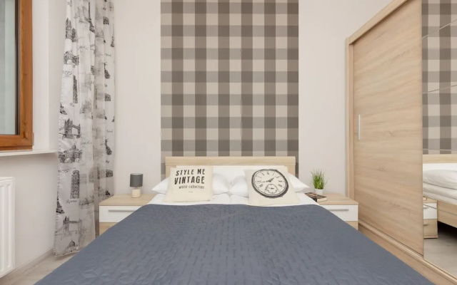 Lazurowa Warsaw & Parking by Renters