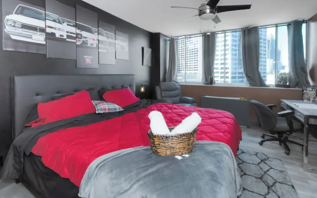 Spacious 3BR DTWN Condo with Pool